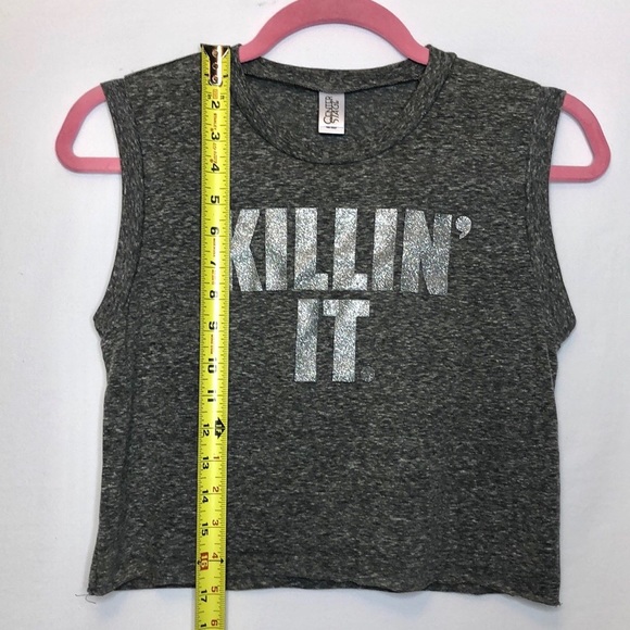 “Killin’ It” gray crop top/workout top 🖤 - Picture 7 of 7